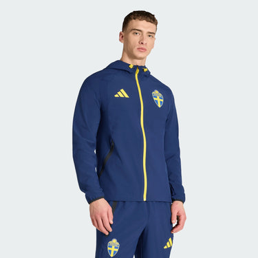 Adidas Giacca Tuta Tiro Travel Full Zip WindBreaker Svezia SVFF WC2026