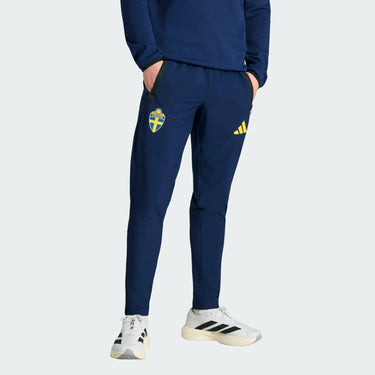 Adidas Pantaloni Calcio Tuta SVFF Svezia TT Pant WC2026